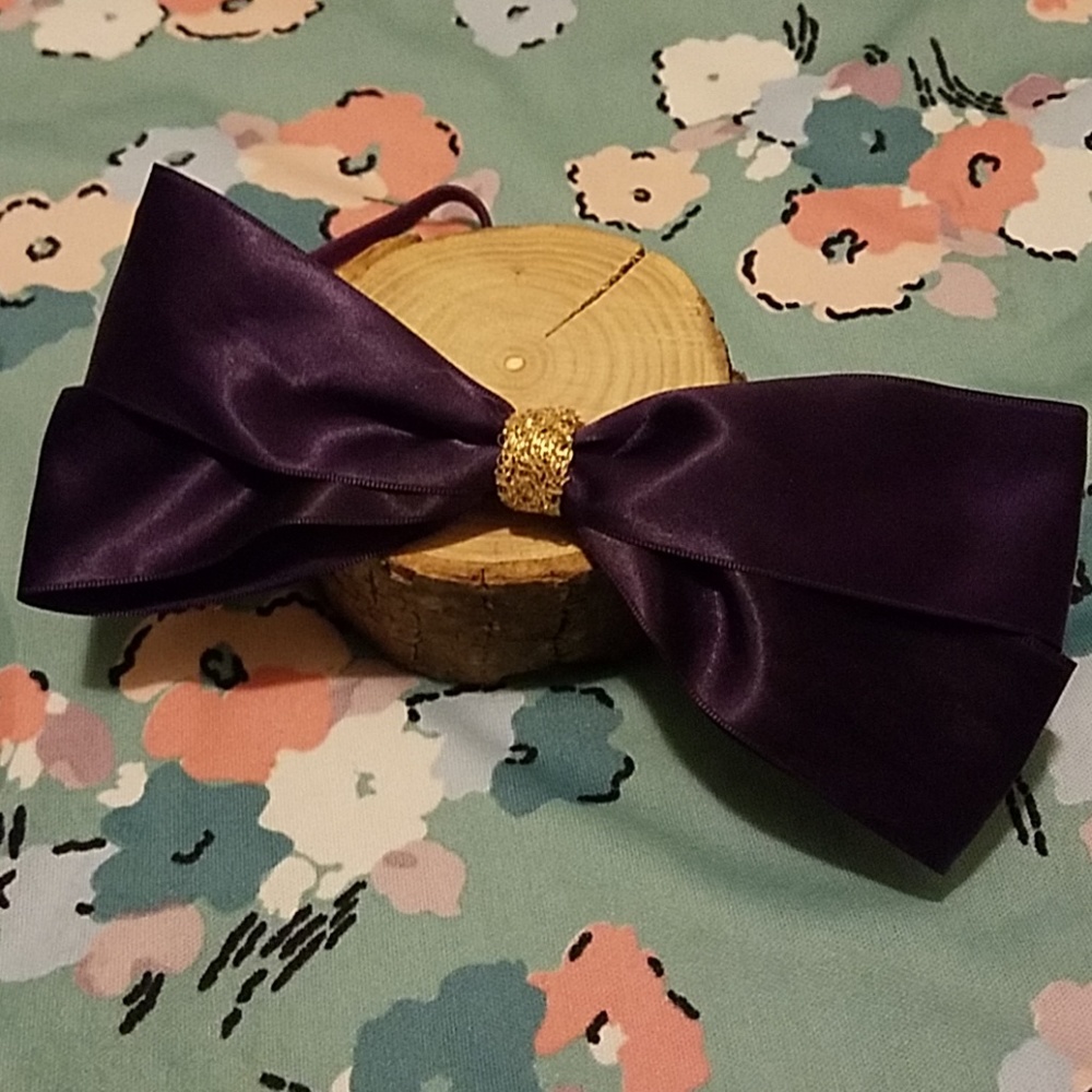 Oversized bow headband